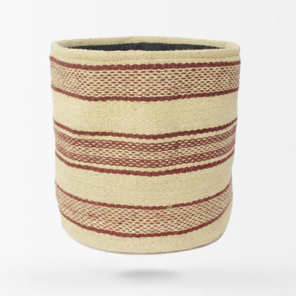 Cesta de yute con rayas marfil y óxido