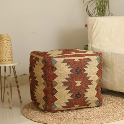 Poufs de yute