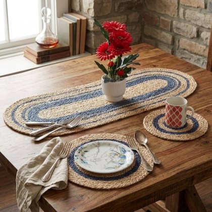 Round and oval jute placemats